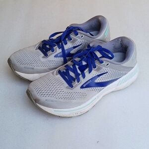 Brooks Women's Gray Running Shoes